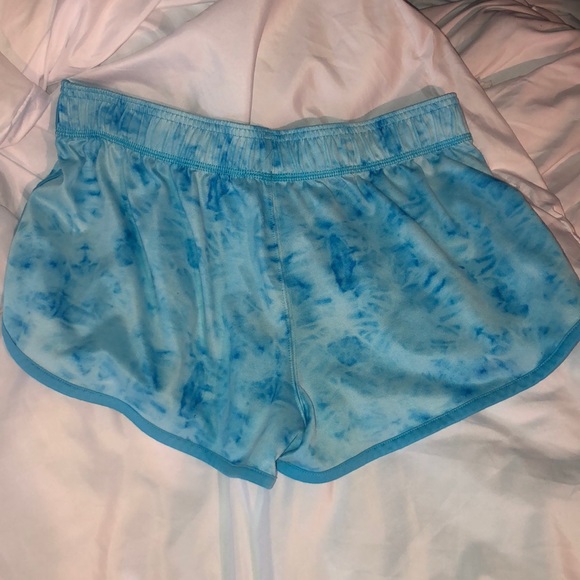 Under Armour Shorts - Picture 2 of 3